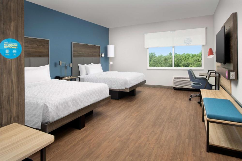 Queen Room with Two Queen Beds - Mobility Access interior
